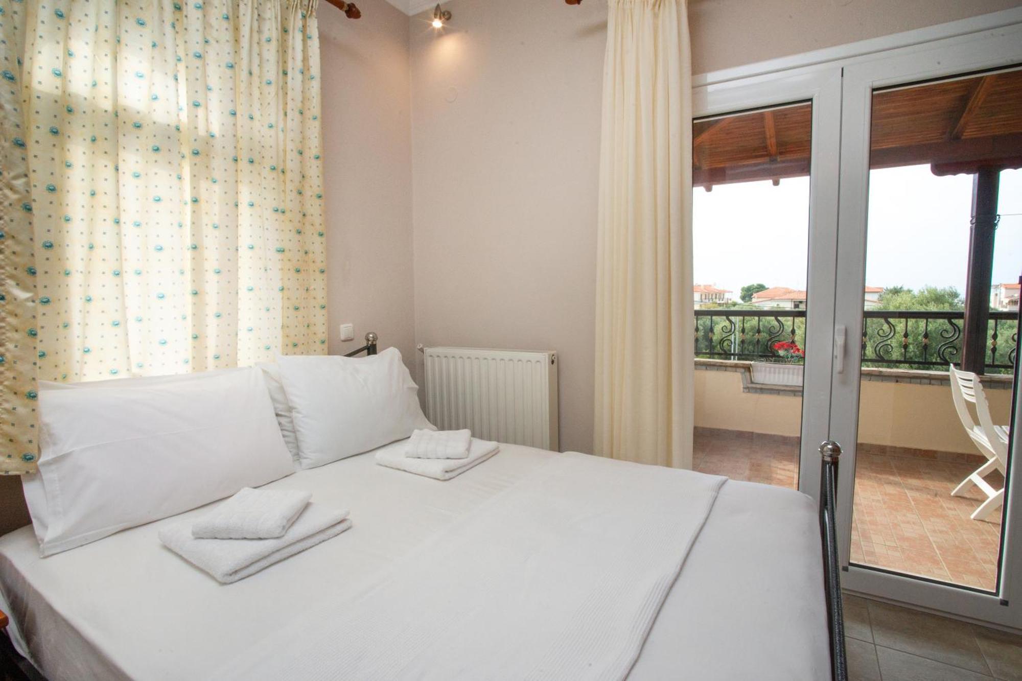 Private 6-Bdrm Villa With Garden 150M To Beach Paradisos Luaran gambar