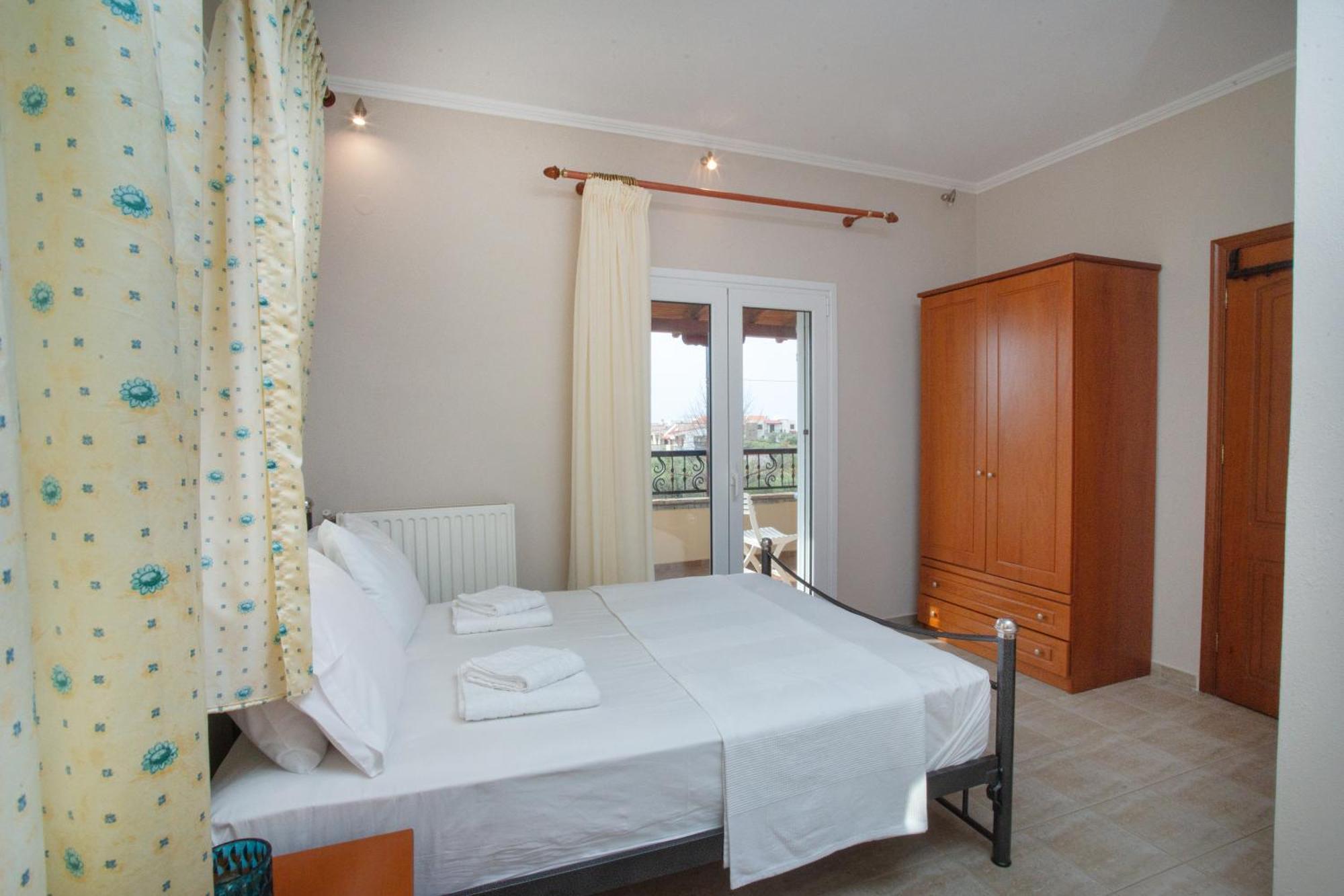 Private 6-Bdrm Villa With Garden 150M To Beach Paradisos Luaran gambar