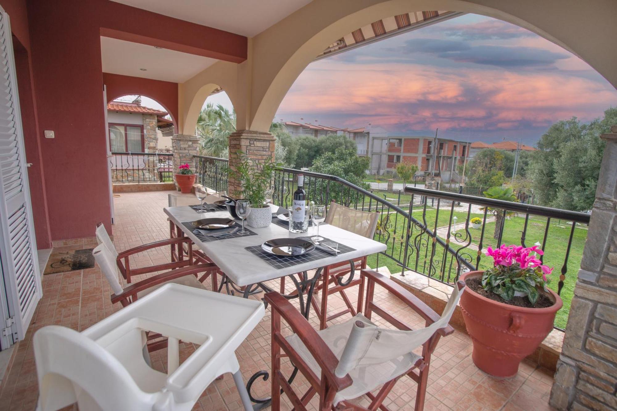 Private 6-Bdrm Villa With Garden 150M To Beach Paradisos Luaran gambar