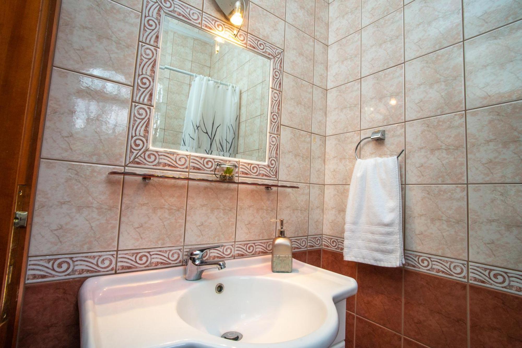 Private 6-Bdrm Villa With Garden 150M To Beach Paradisos Luaran gambar