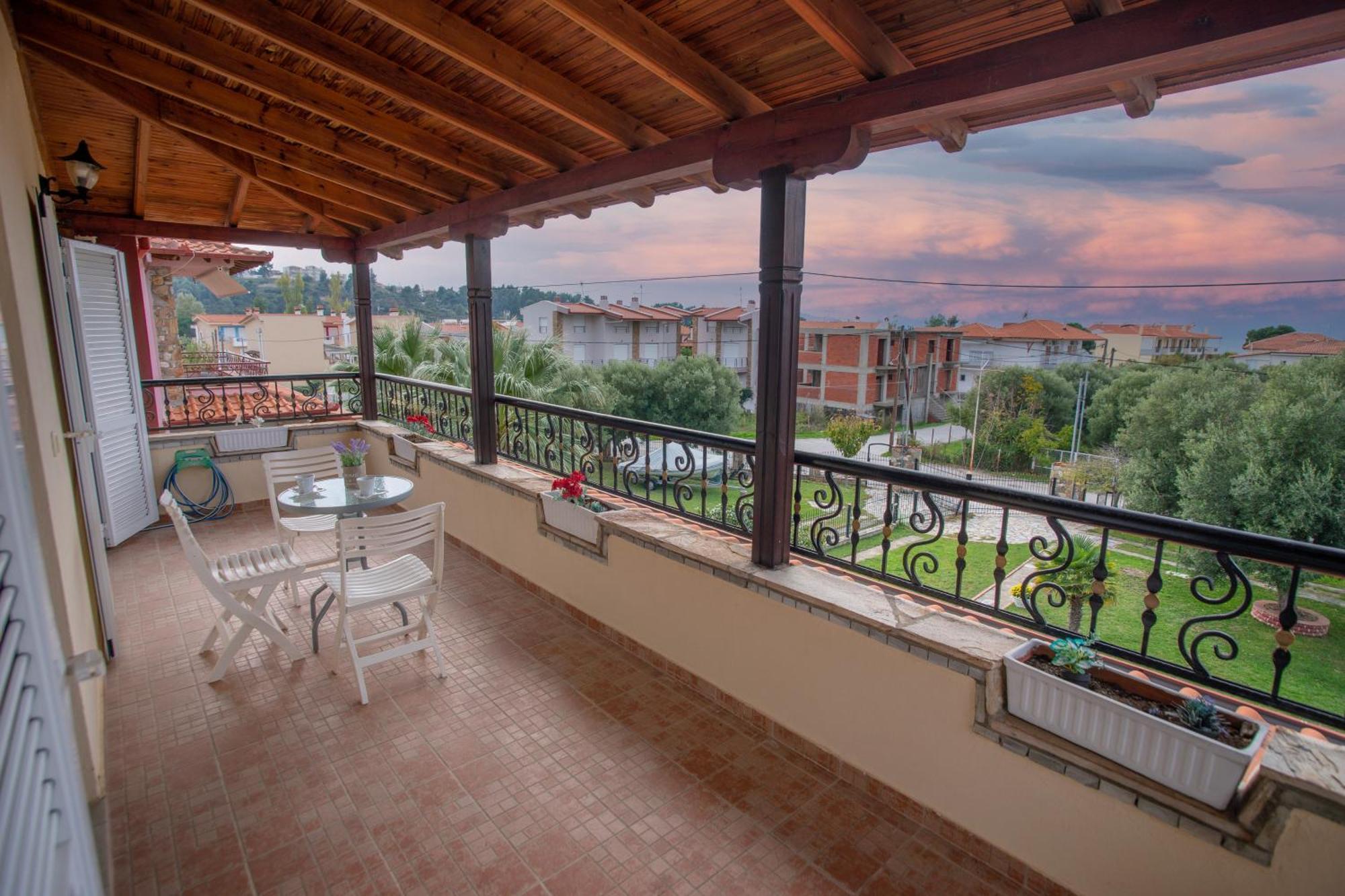 Private 6-Bdrm Villa With Garden 150M To Beach Paradisos Luaran gambar