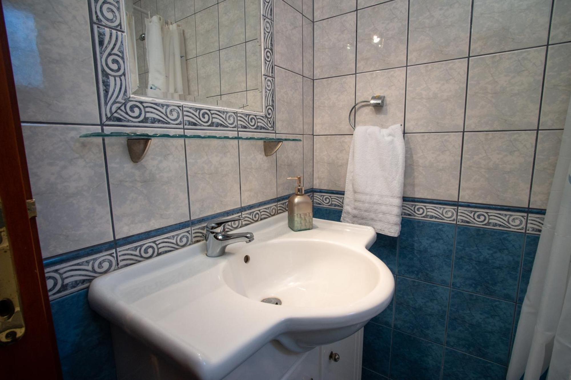 Private 6-Bdrm Villa With Garden 150M To Beach Paradisos Luaran gambar