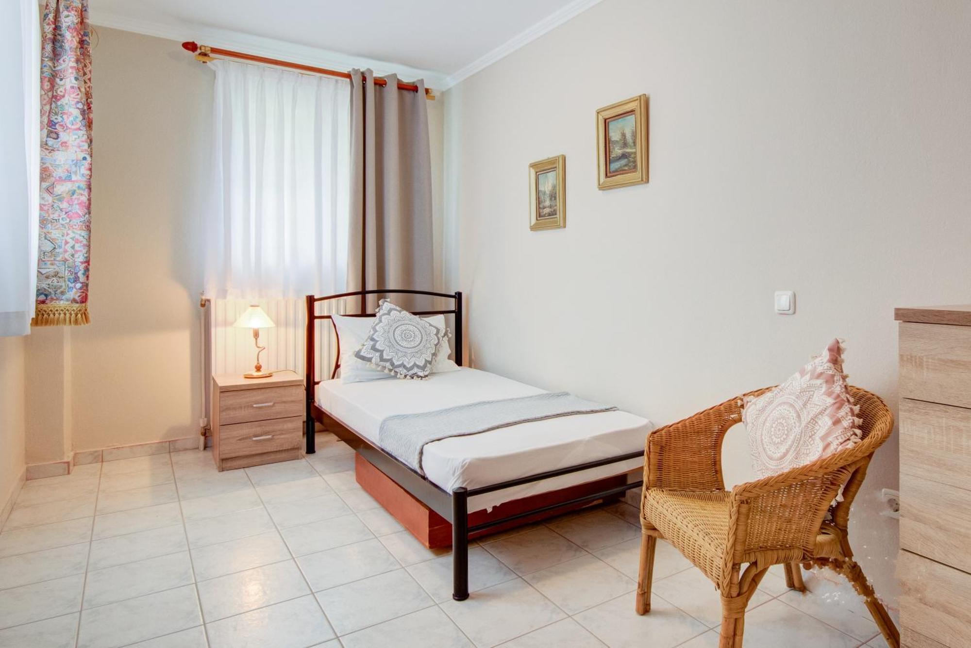 Private 6-Bdrm Villa With Garden 150M To Beach Paradisos Luaran gambar